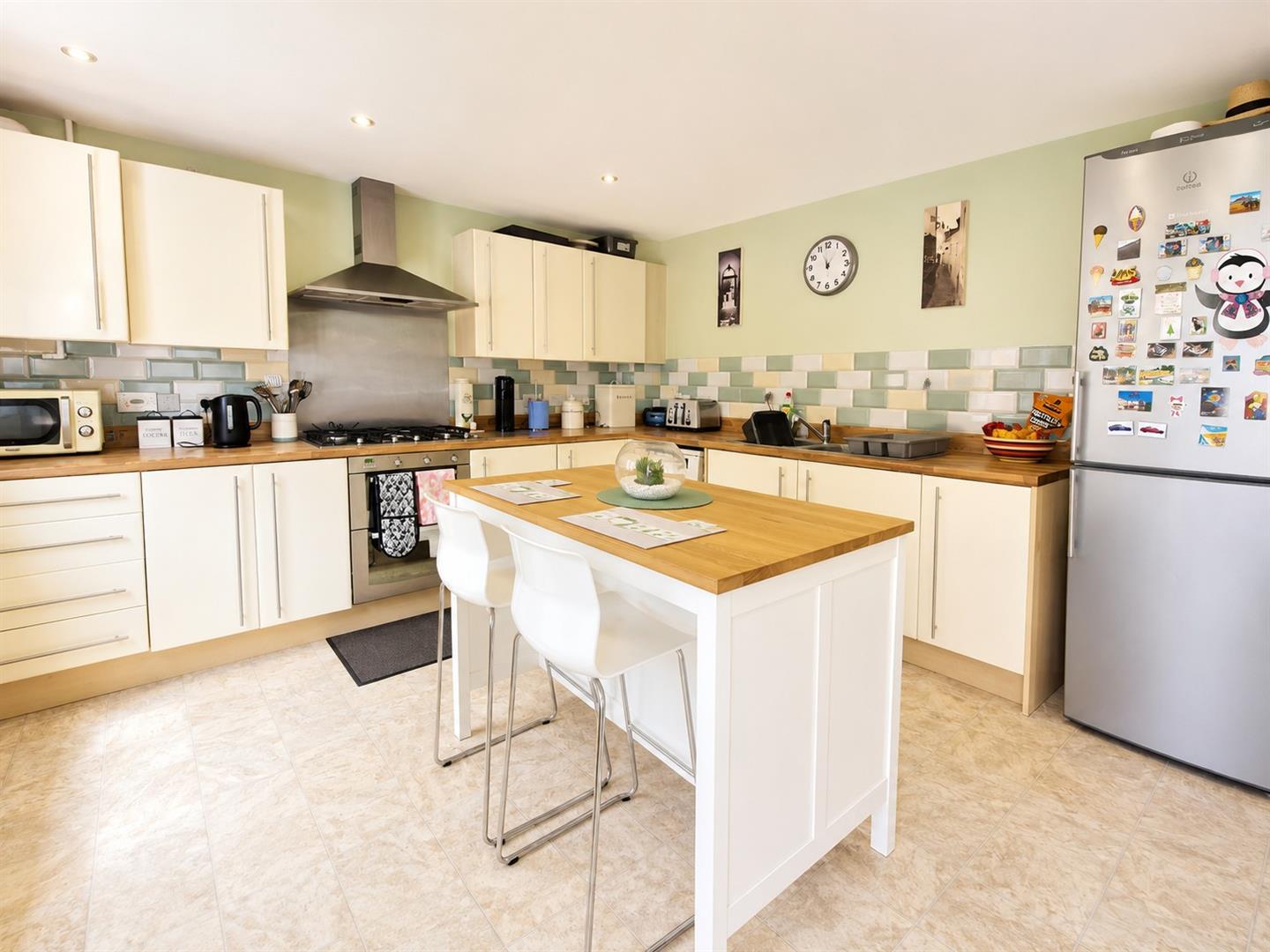 4 bed property in Crowsley Road, Bedford